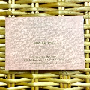 2 Palettes Eyeshadow & Blush / Bronzer